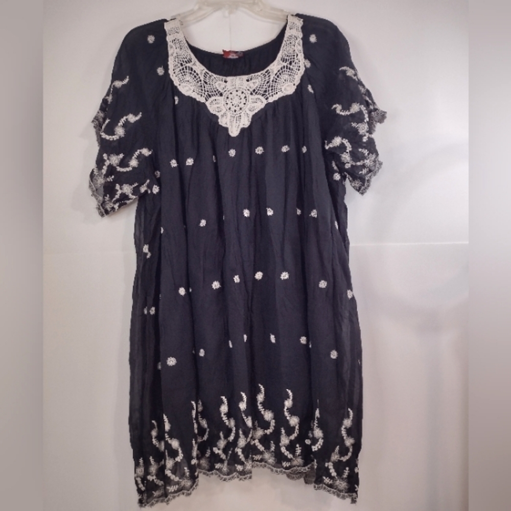 Lady Noiz. Women's black embroidery dress no size tag see pictures for measureme